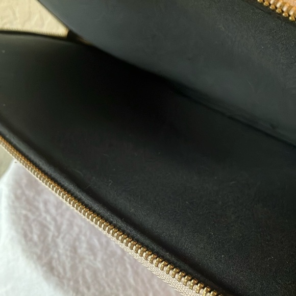 Kate Spade: Pink& Black Padded Laptop Sleeve- Gold Tone - Picture 12 of 16